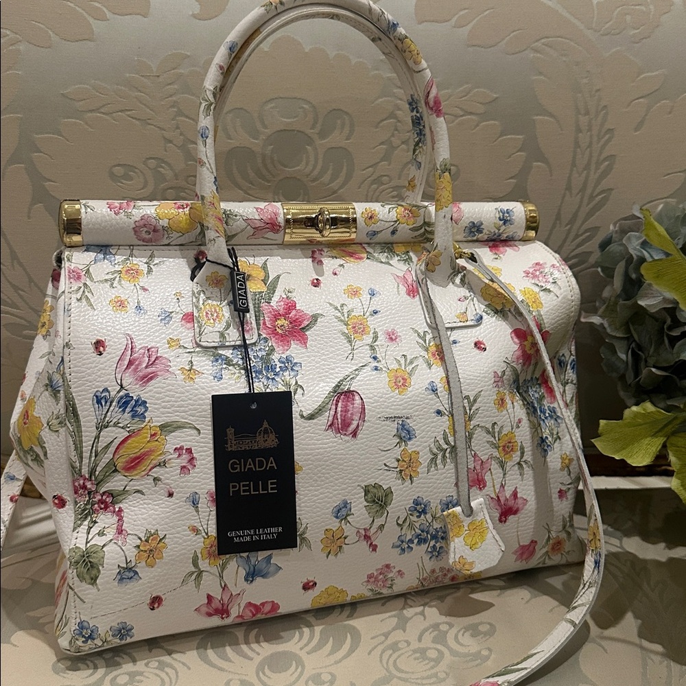 Made in Italy, genuine leather Giada Pelle spring floral satchel handbag.